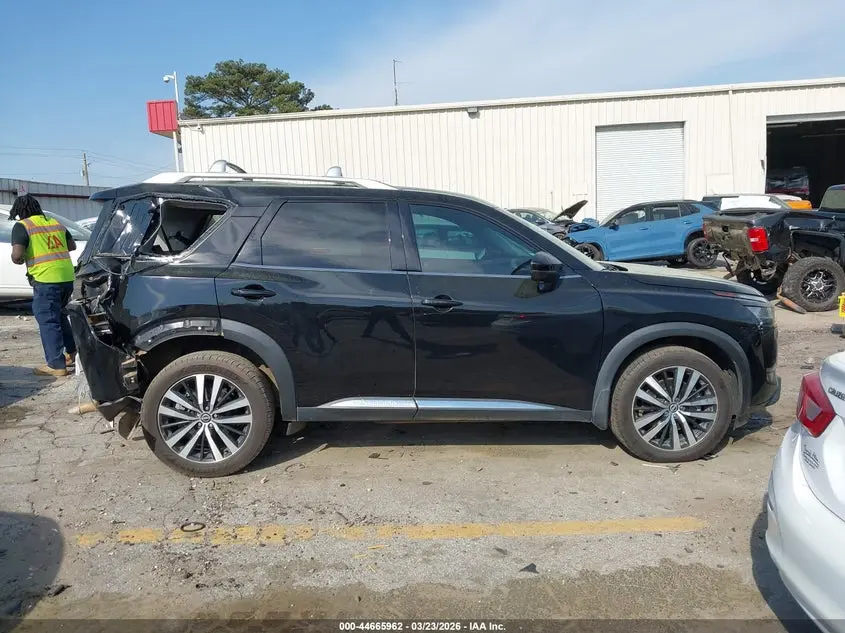 2024 NISSAN PATHFINDER PLATINUM FWD