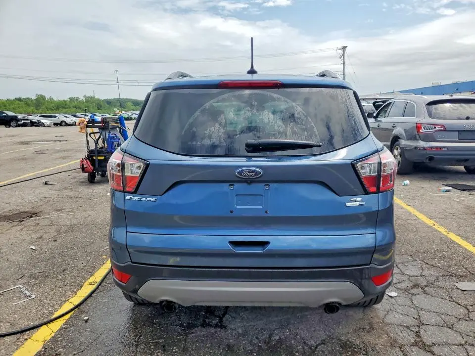 2018 FORD ESCAPE SE  