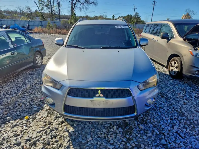 2013 MITSUBISHI OUTLANDER SE  
