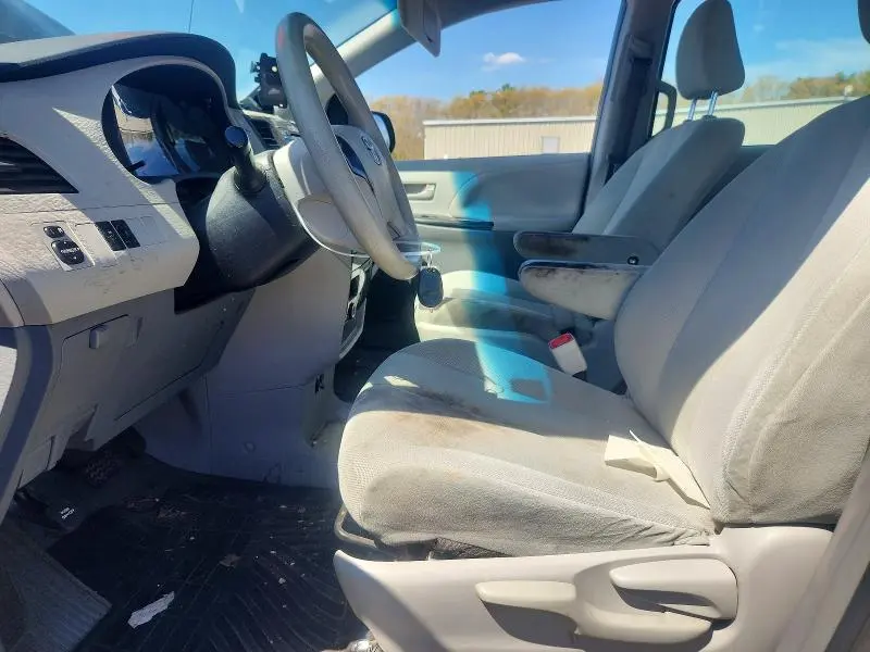 2014 TOYOTA SIENNA L 7-PASSENGER  
