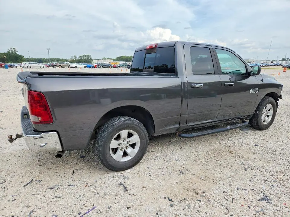 2016 RAM 1500 SLT  