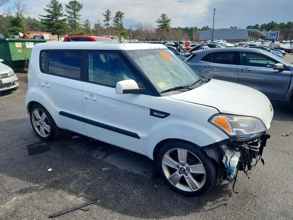 2011 KIA SOUL +  