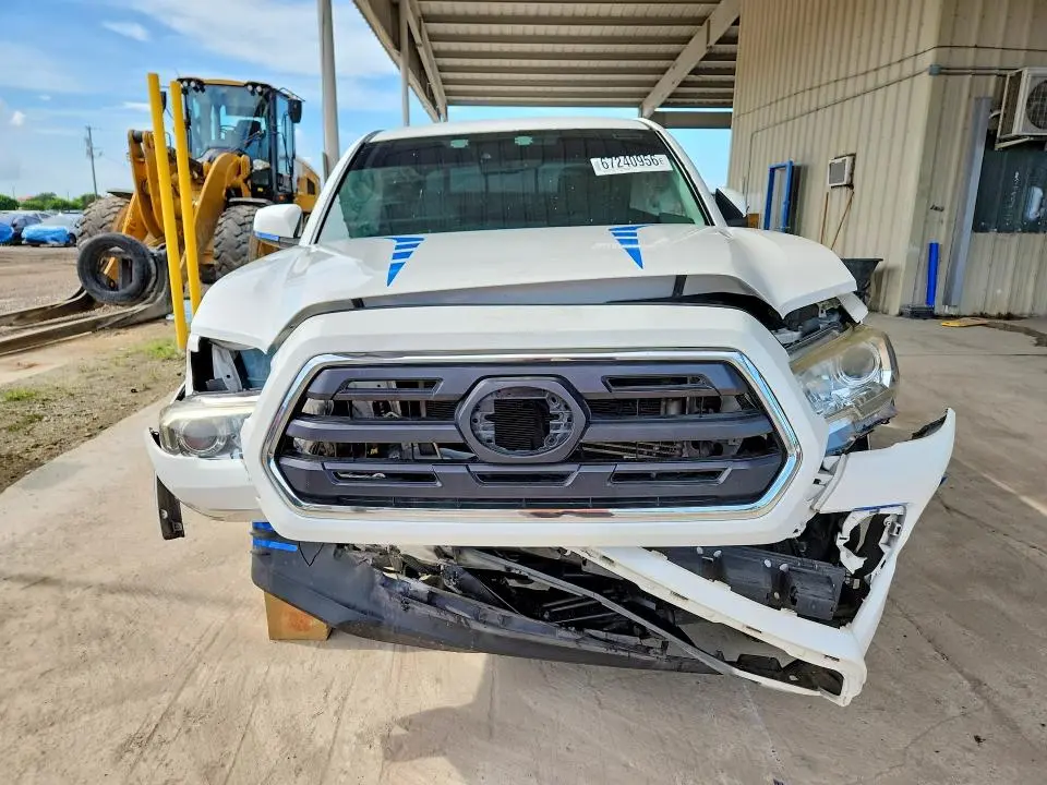 2019 TOYOTA TACOMA SR5 V6  