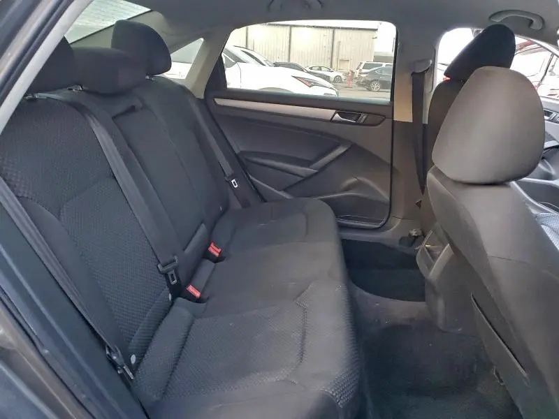 2012 VOLKSWAGEN PASSAT S  