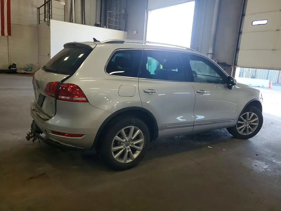 2014 VOLKSWAGEN TOUAREG V6  