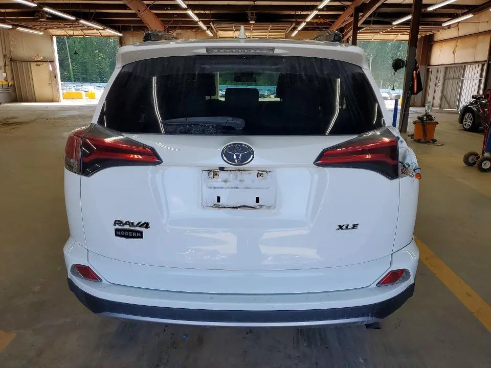 2017 TOYOTA RAV4 XLE  