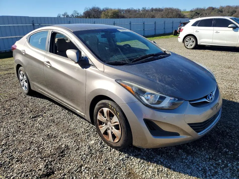 2016 HYUNDAI ELANTRA SE  