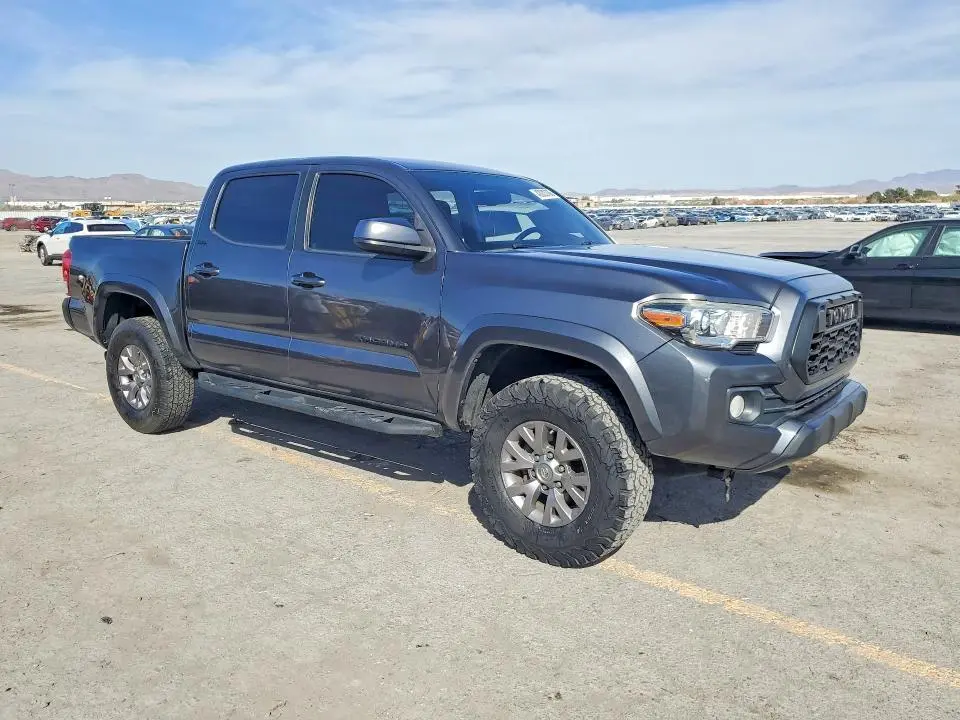 2017 TOYOTA TACOMA SR5 V6  