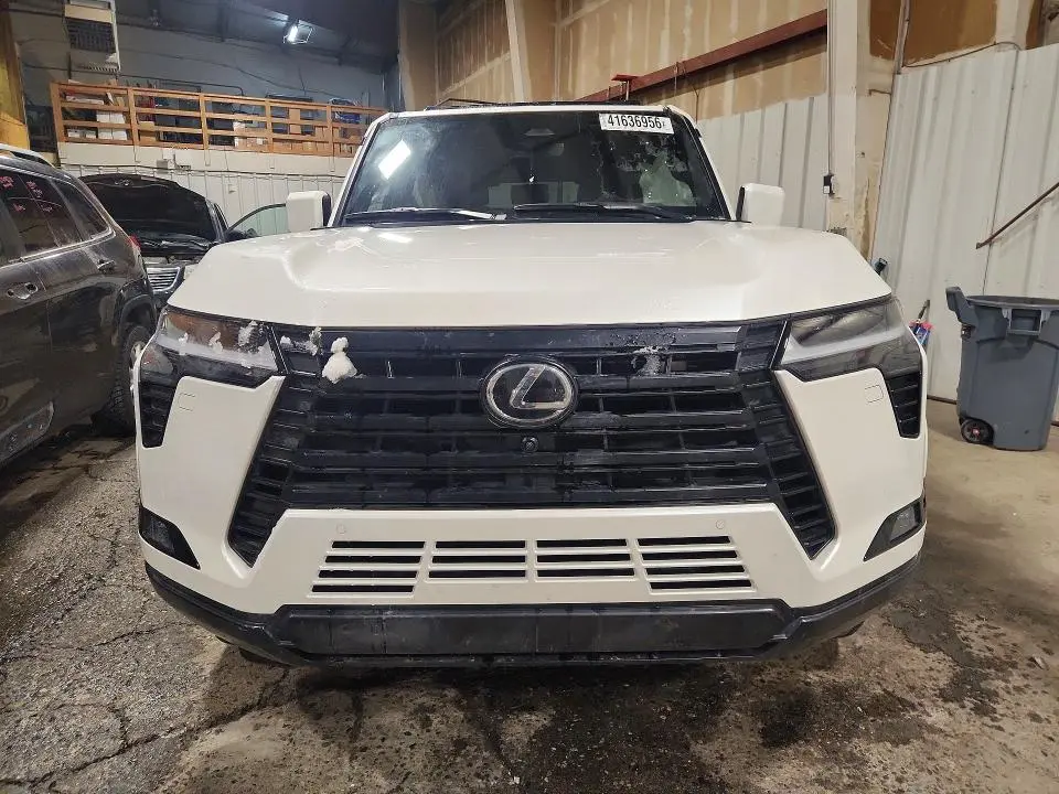 2024 LEXUS GX   