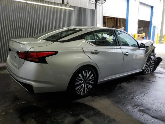 2025 NISSAN ALTIMA SV
