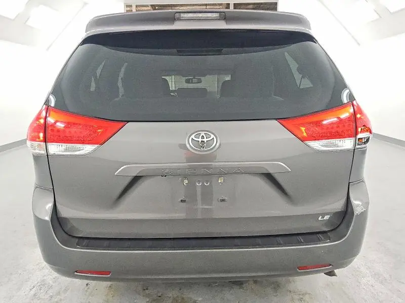 2012 TOYOTA SIENNA LE 8-PASSENGER  