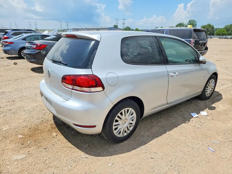 2010 VOLKSWAGEN GOLF   