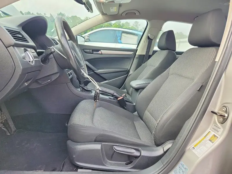 2013 VOLKSWAGEN PASSAT S  