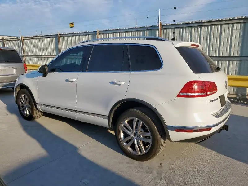 2016 VOLKSWAGEN TOUAREG SPORT  