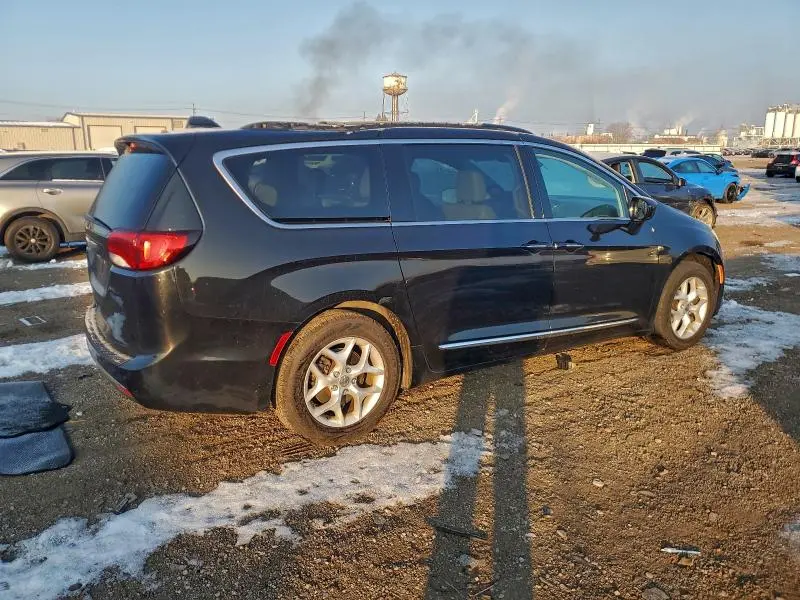 2017 CHRYSLER PACIFICA TOURING L  