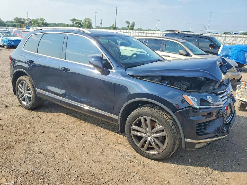 2015 VOLKSWAGEN TOUAREG V6  