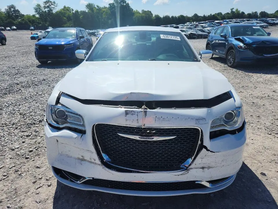 2019 CHRYSLER 300 LIMITED  