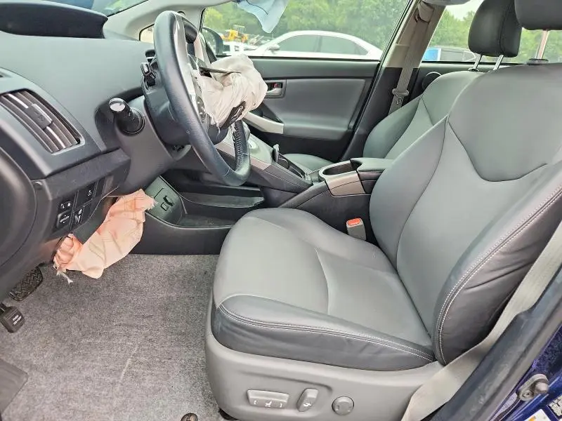 2015 TOYOTA PRIUS FOUR  