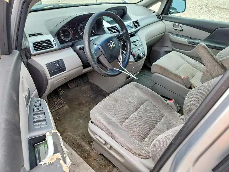 2011 HONDA ODYSSEY LX  