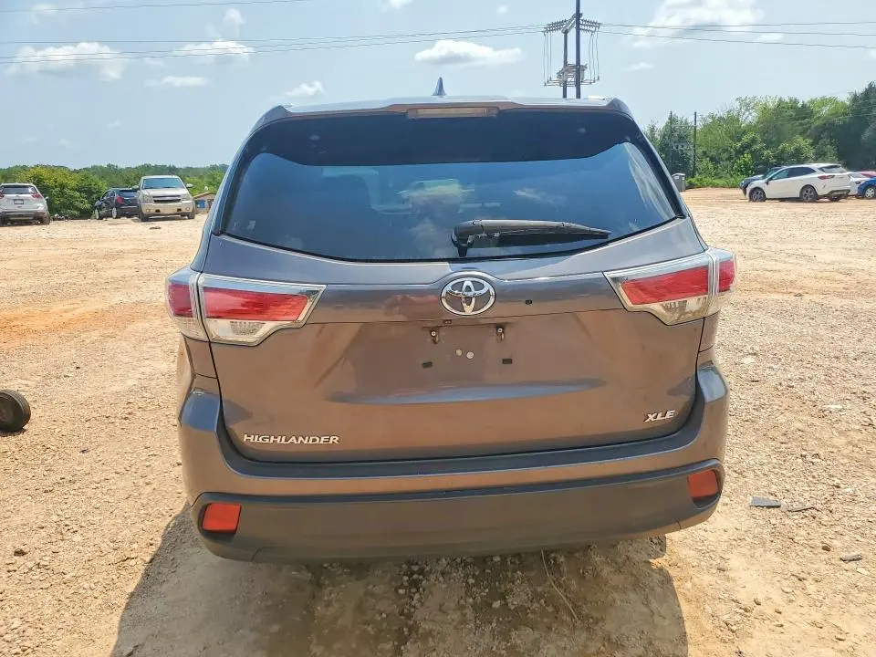 2016 TOYOTA HIGHLANDER XLE  