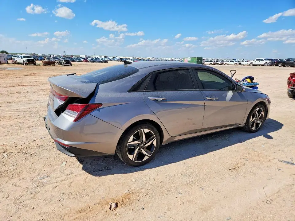 2023 HYUNDAI ELANTRA SEL  