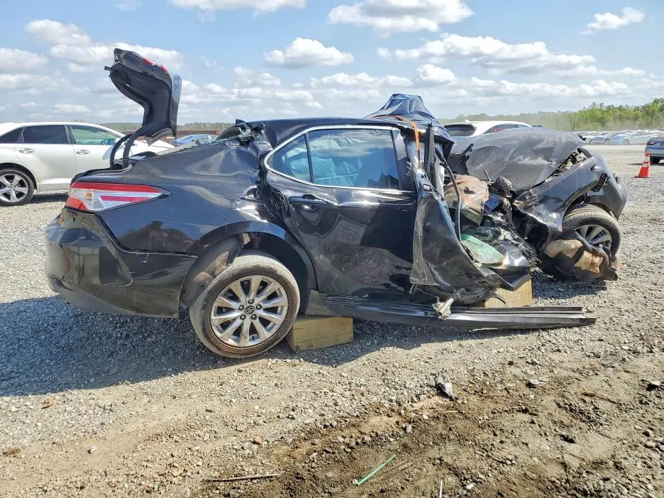 2019 TOYOTA CAMRY LE  