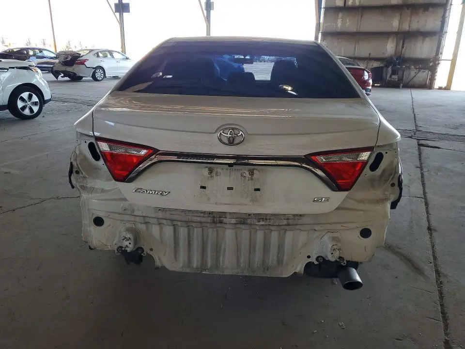 2016 TOYOTA CAMRY SE  