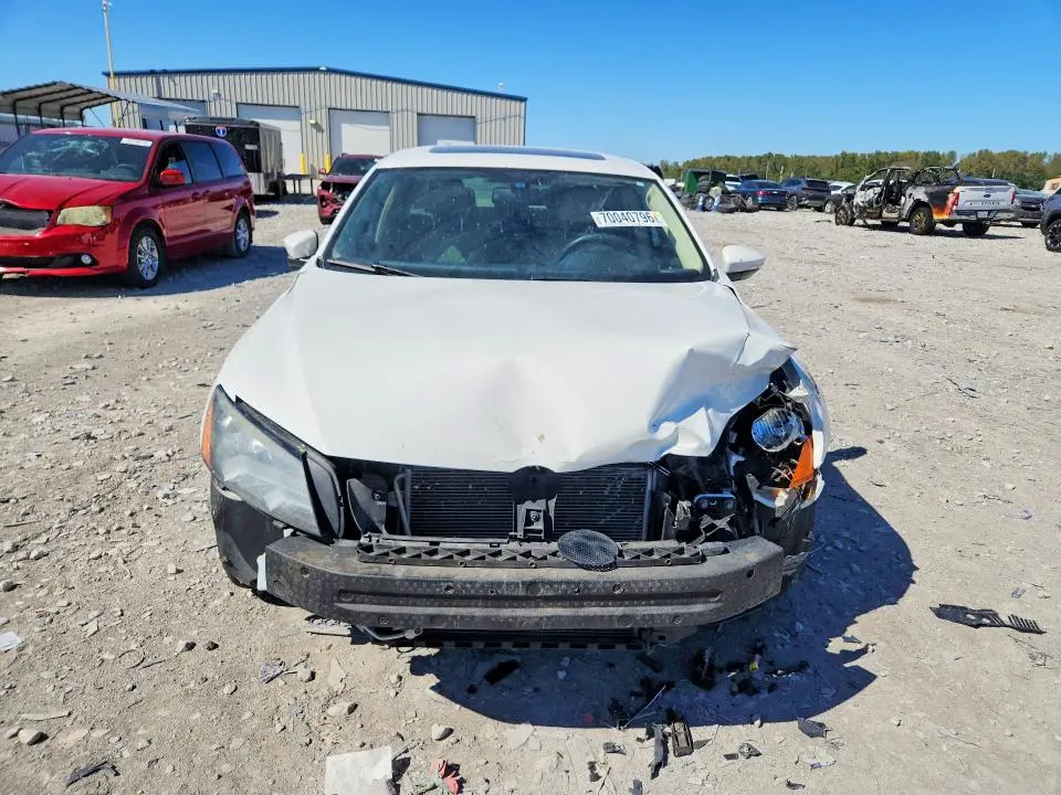 2012 VOLKSWAGEN PASSAT SE  