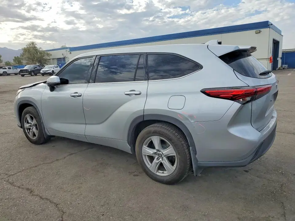 2021 TOYOTA HIGHLANDER LE  