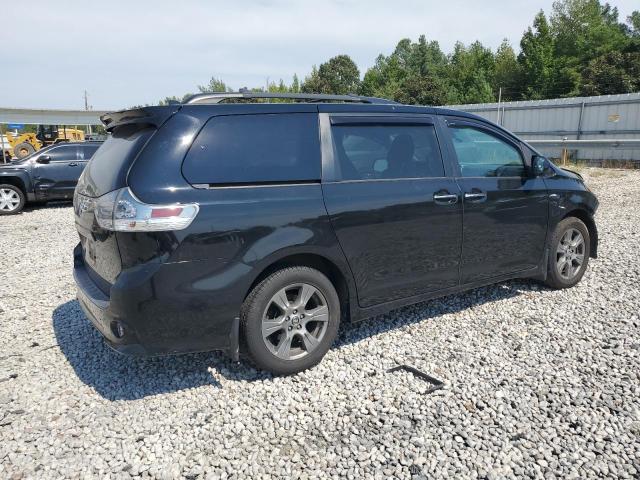 2019 TOYOTA SIENNA SE