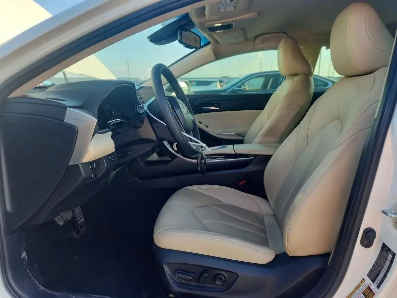 2021 TOYOTA AVALON XLE  