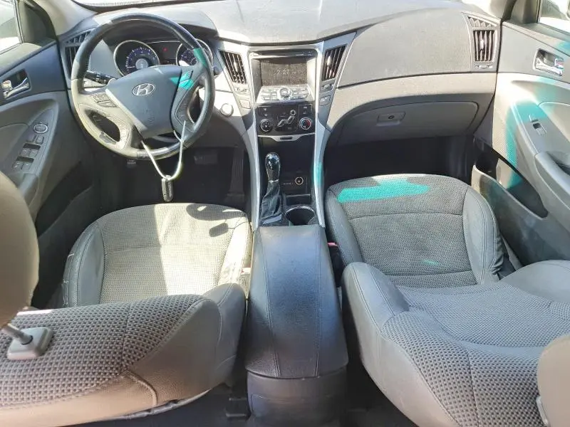 2011 HYUNDAI SONATA SE  