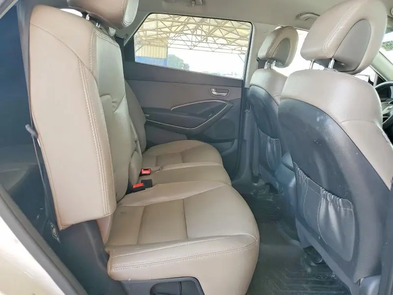 2017 HYUNDAI SANTA FE SE  