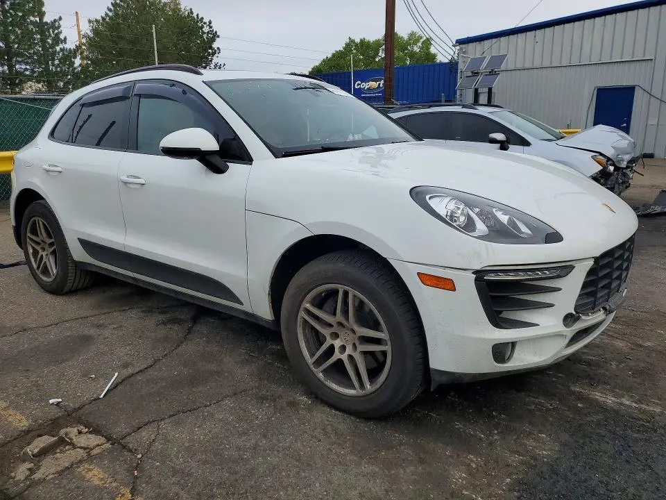 2018 PORSCHE MACAN   
