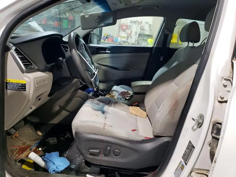 2017 HYUNDAI TUCSON SE  