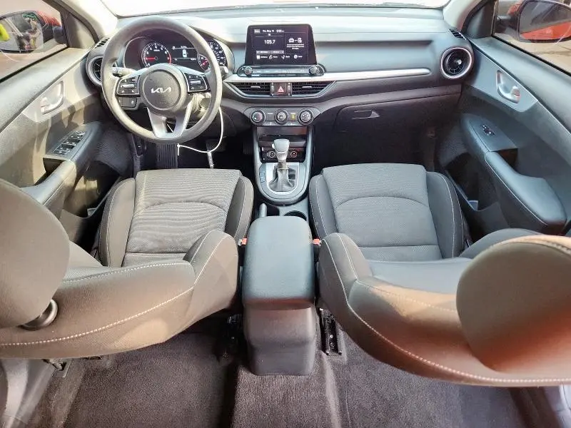 2023 KIA FORTE LX  