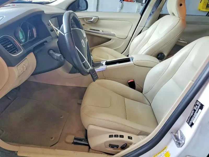 2015 VOLVO V60 PREMIER  