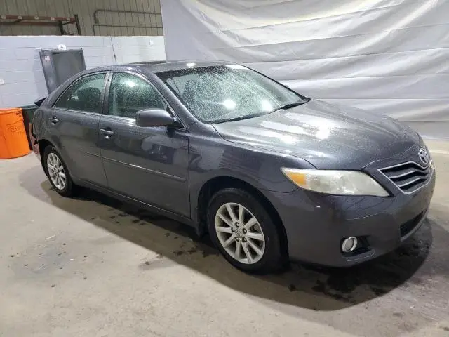 2011 TOYOTA CAMRY SE  