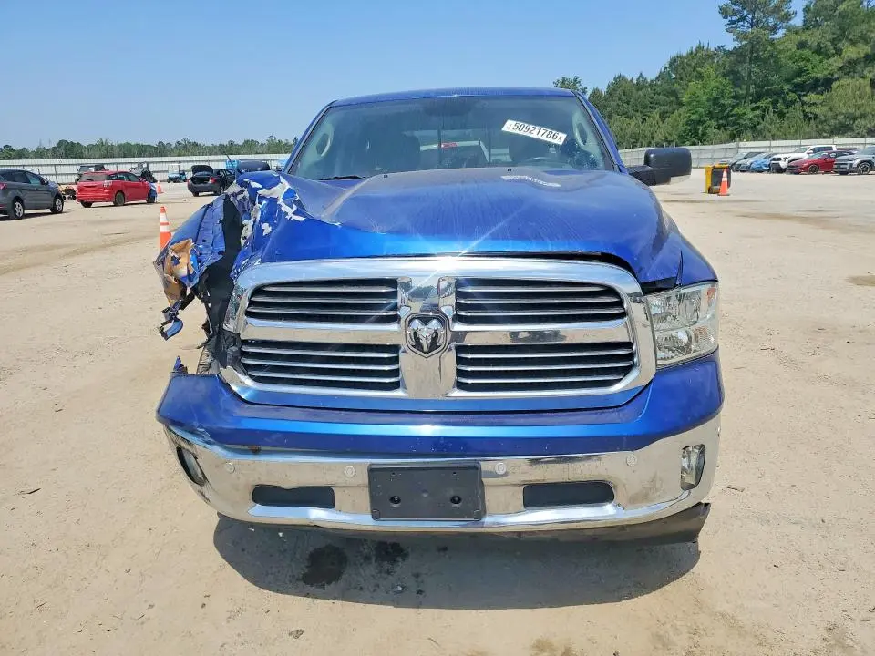 2016 RAM 1500 SLT  