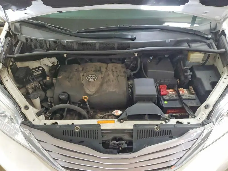 2017 TOYOTA SIENNA XLE PREMIUM 8-PASSENGER  