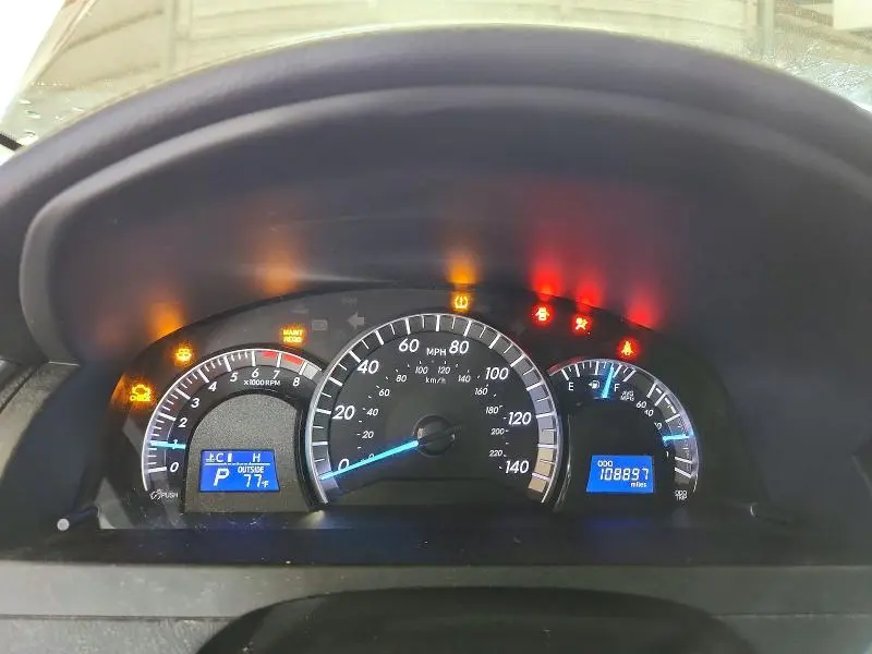 2014 TOYOTA CAMRY SE  