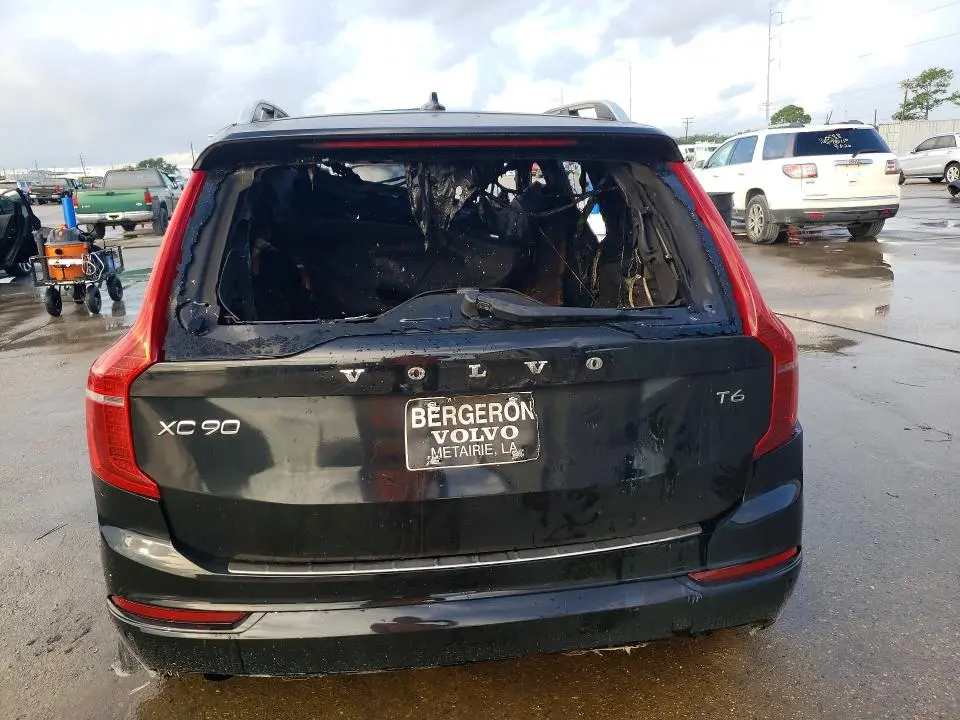 2016 VOLVO XC90 T6  