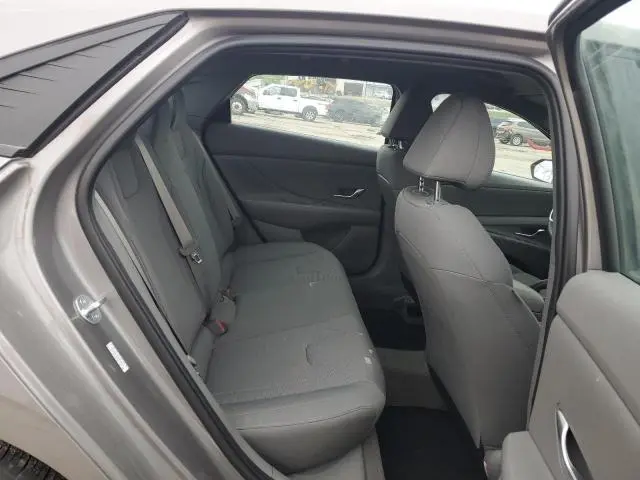 2023 HYUNDAI ELANTRA SE
