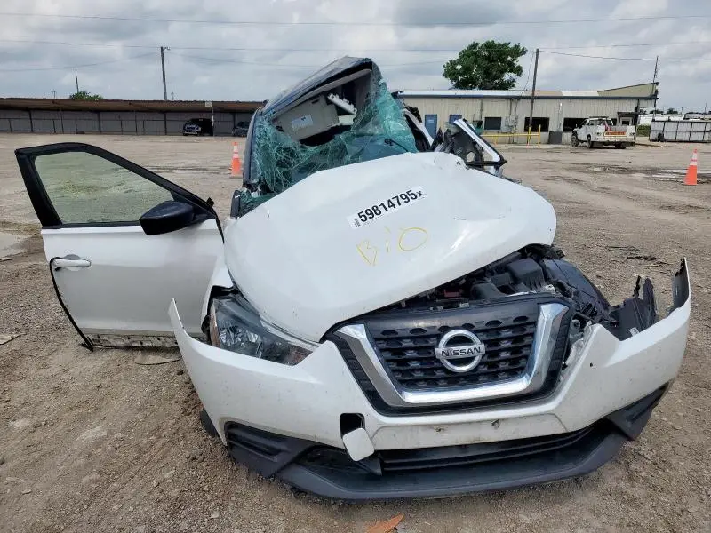 2019 NISSAN KICKS S  