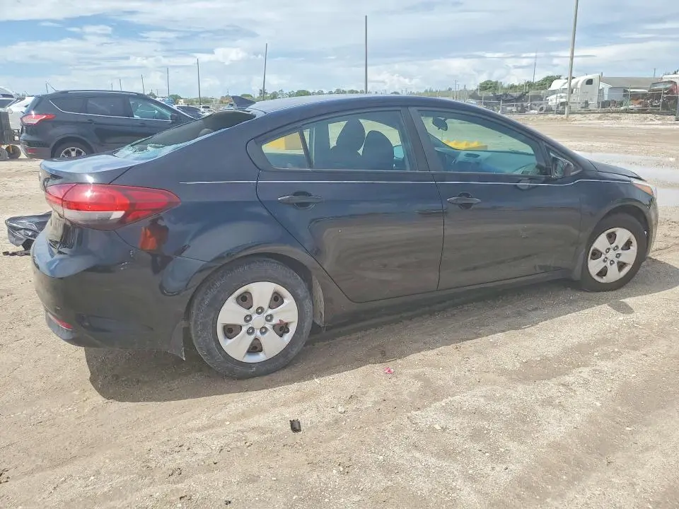 2018 KIA FORTE LX  