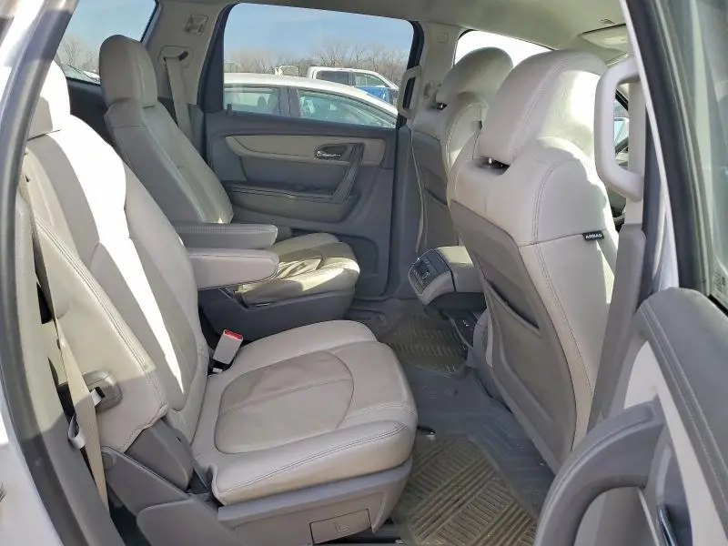 2016 CHEVROLET TRAVERSE LT  