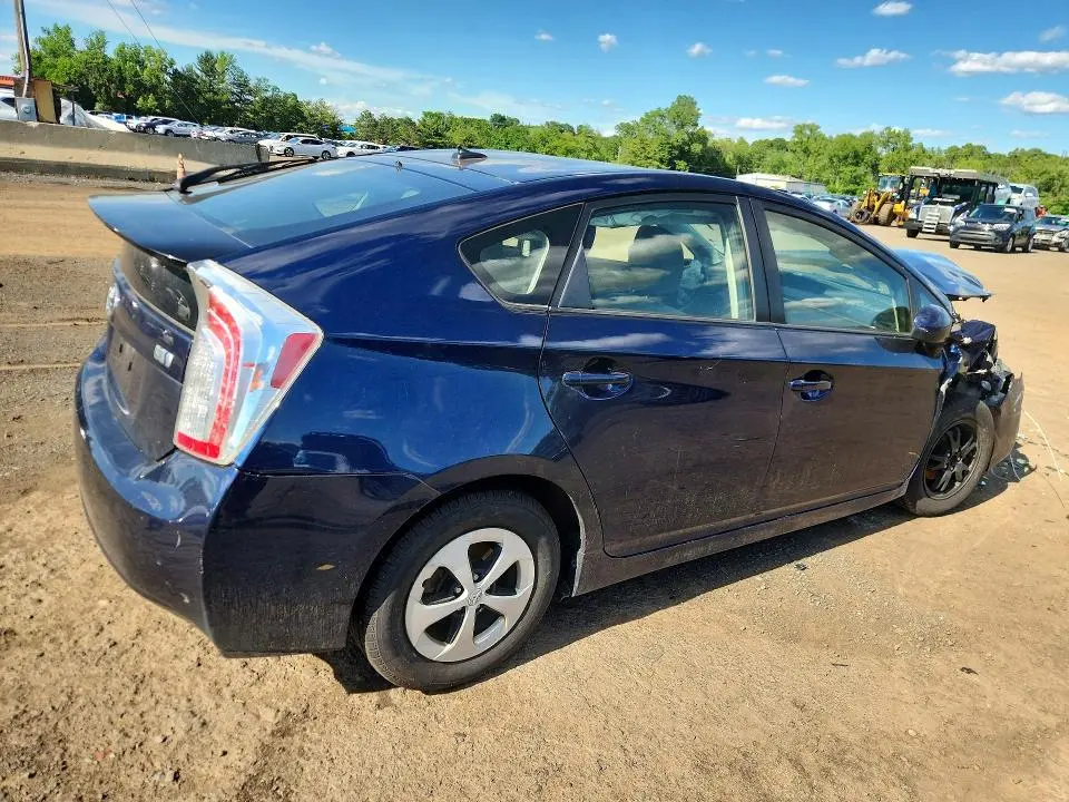 2014 TOYOTA PRIUS THREE  