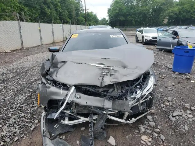 2016 BMW 750   