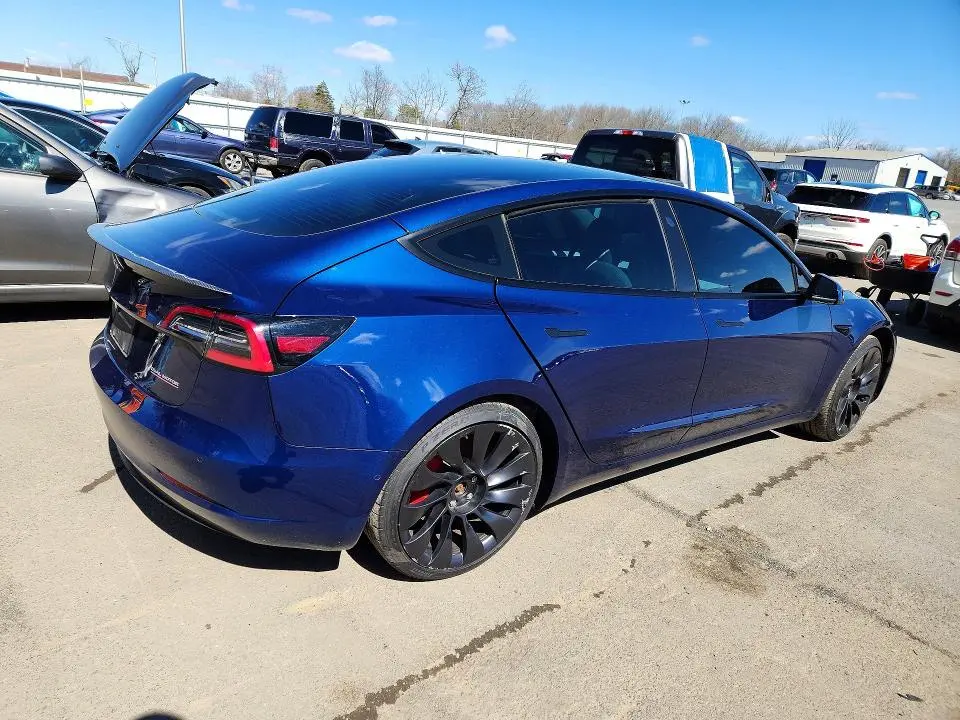 2022 TESLA MODEL 3   
