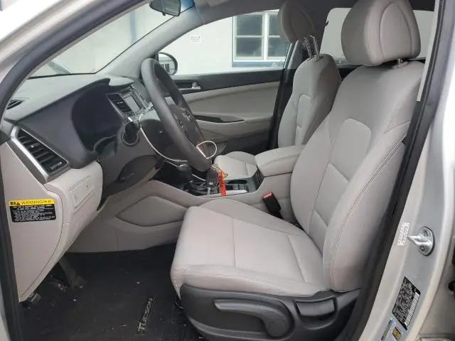 2018 HYUNDAI TUCSON SE  